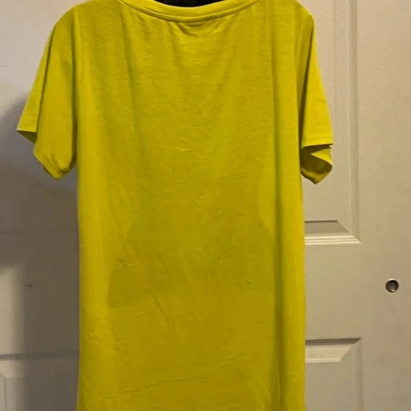 LuLaRoe Yellow Short Sleeve Relaxed Tee - Picture 3 of 5